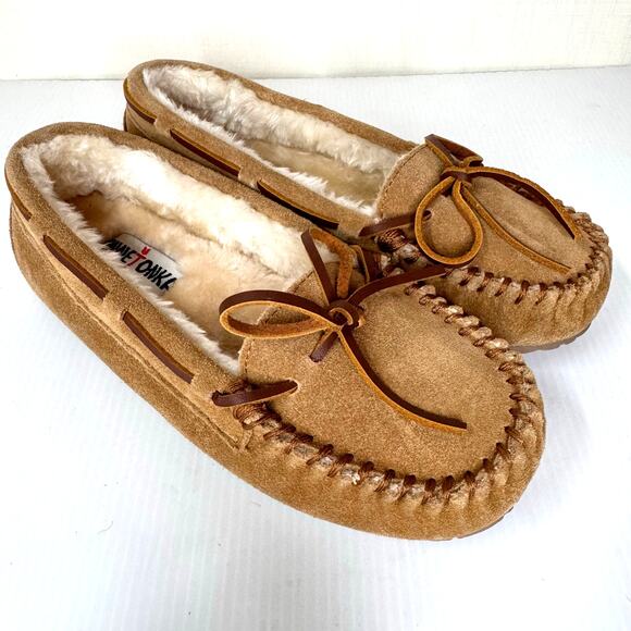 Minnetonka Shoes - *New MINNETONKA Moccasin Slippers Women's 6 Leather Suede Faux Fur Comfort Cozy